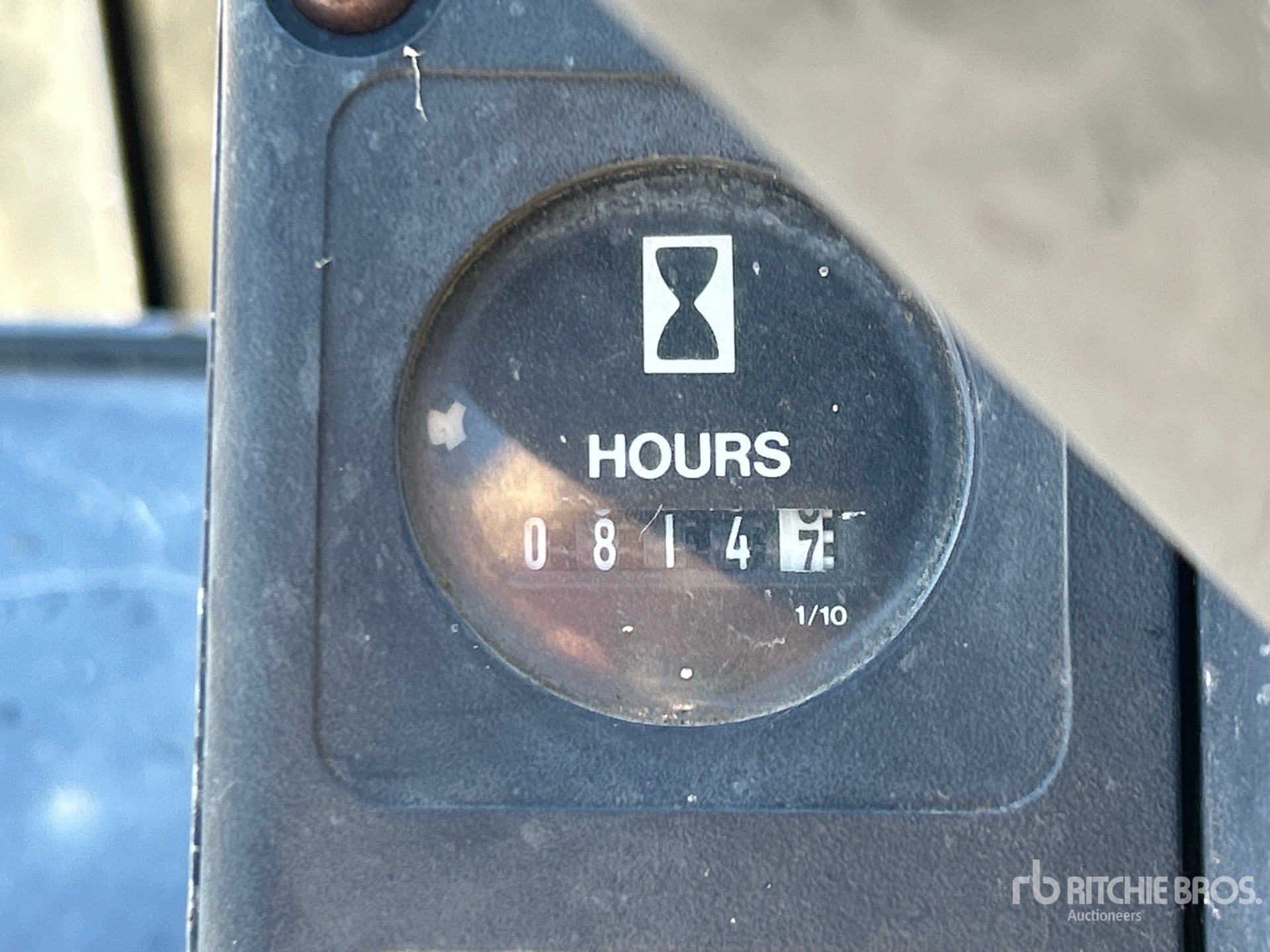 General Appearance with Hour Meter / Odometer