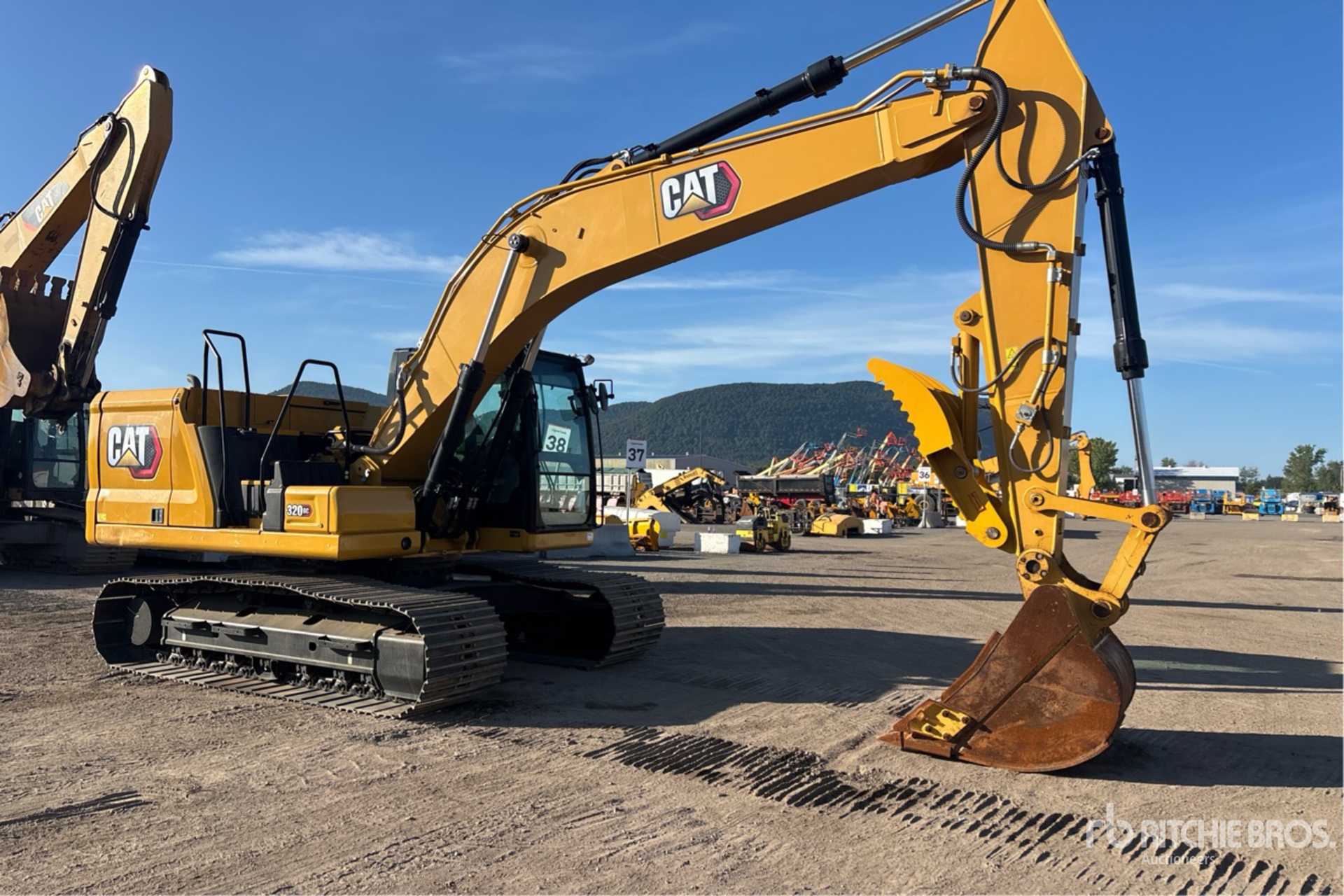 2021 Caterpillar 320GC