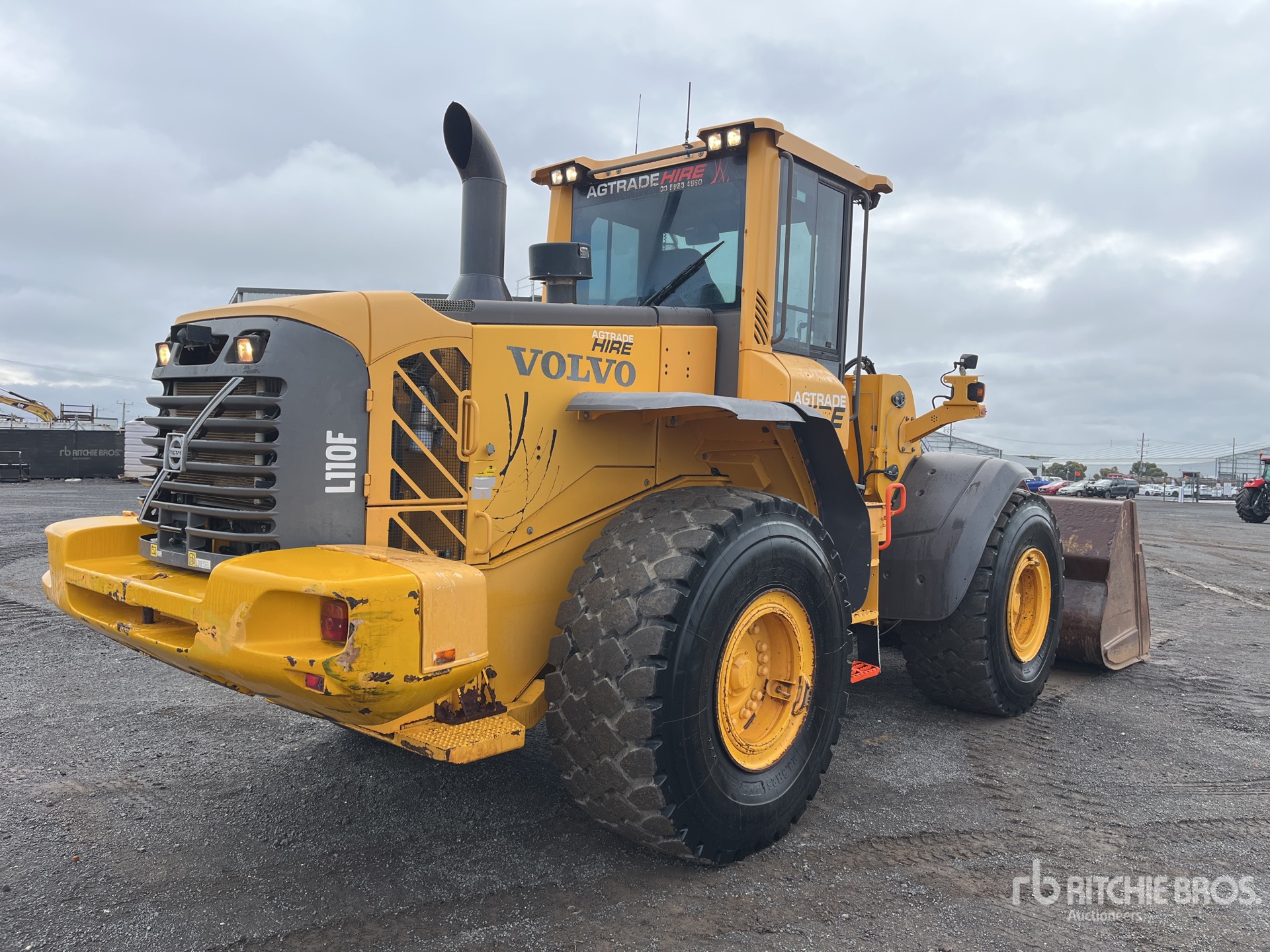 General Appearance with Picture, Right Rear Corner