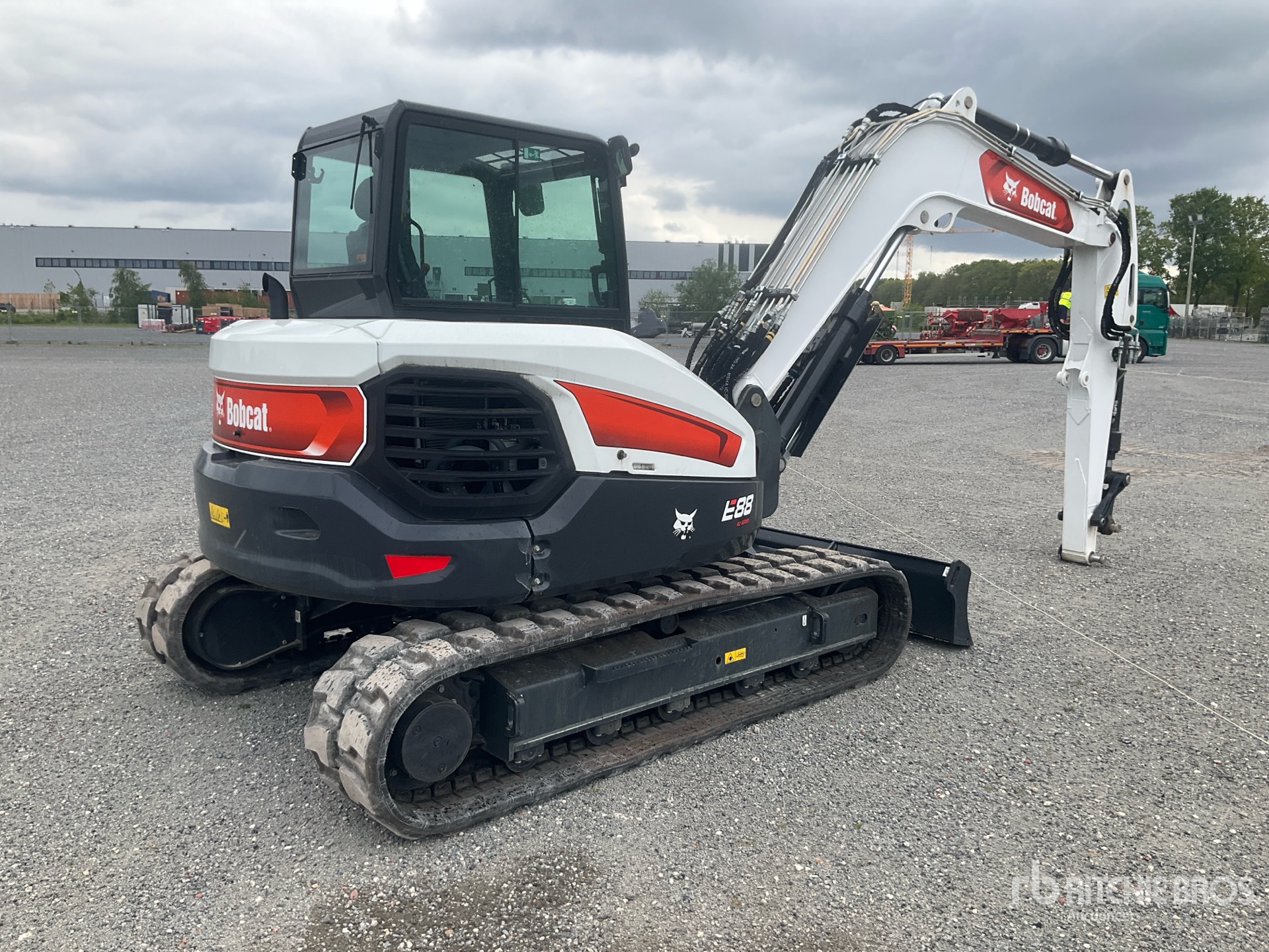 General Appearance with Picture, Right Rear Corner
