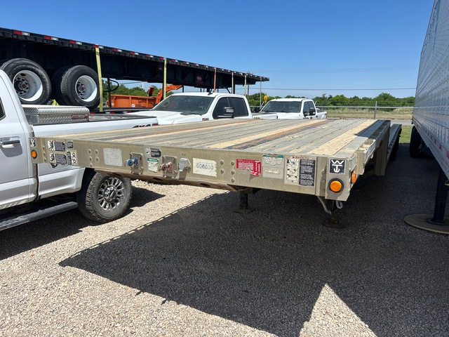 2010 Wilson CFD-900 53 ft T/A Spread Axle Single Drop Step Deck Trailer 2010 Wilson CFD-900 53 ft T/A Spread Axle Single Drop Step Deck Trailer