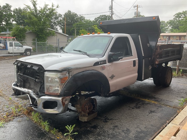 2015 Ford F-450 4x4 Dump Truck (Inoperable)