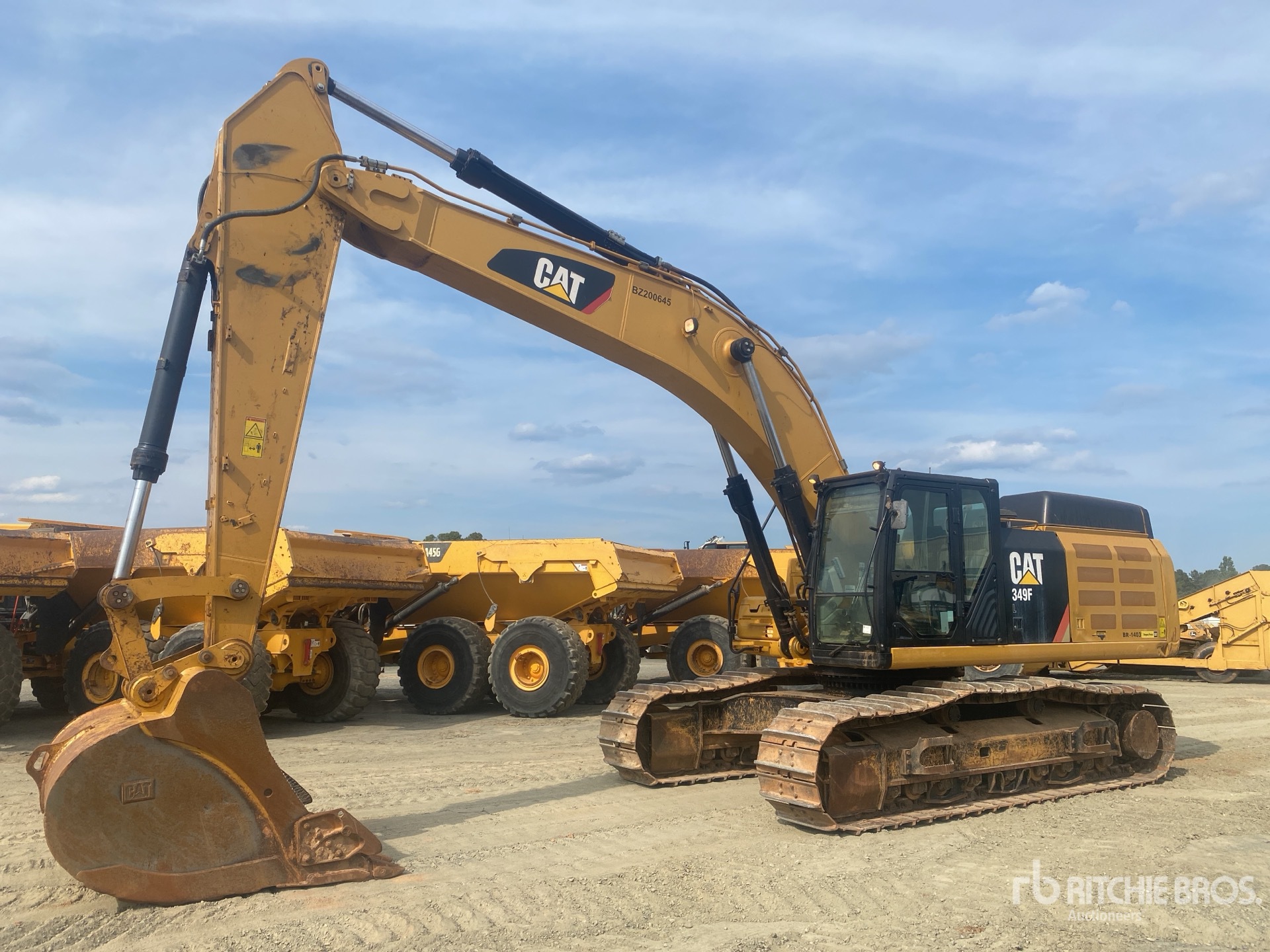 Photo of a 2016 Caterpillar 349FL