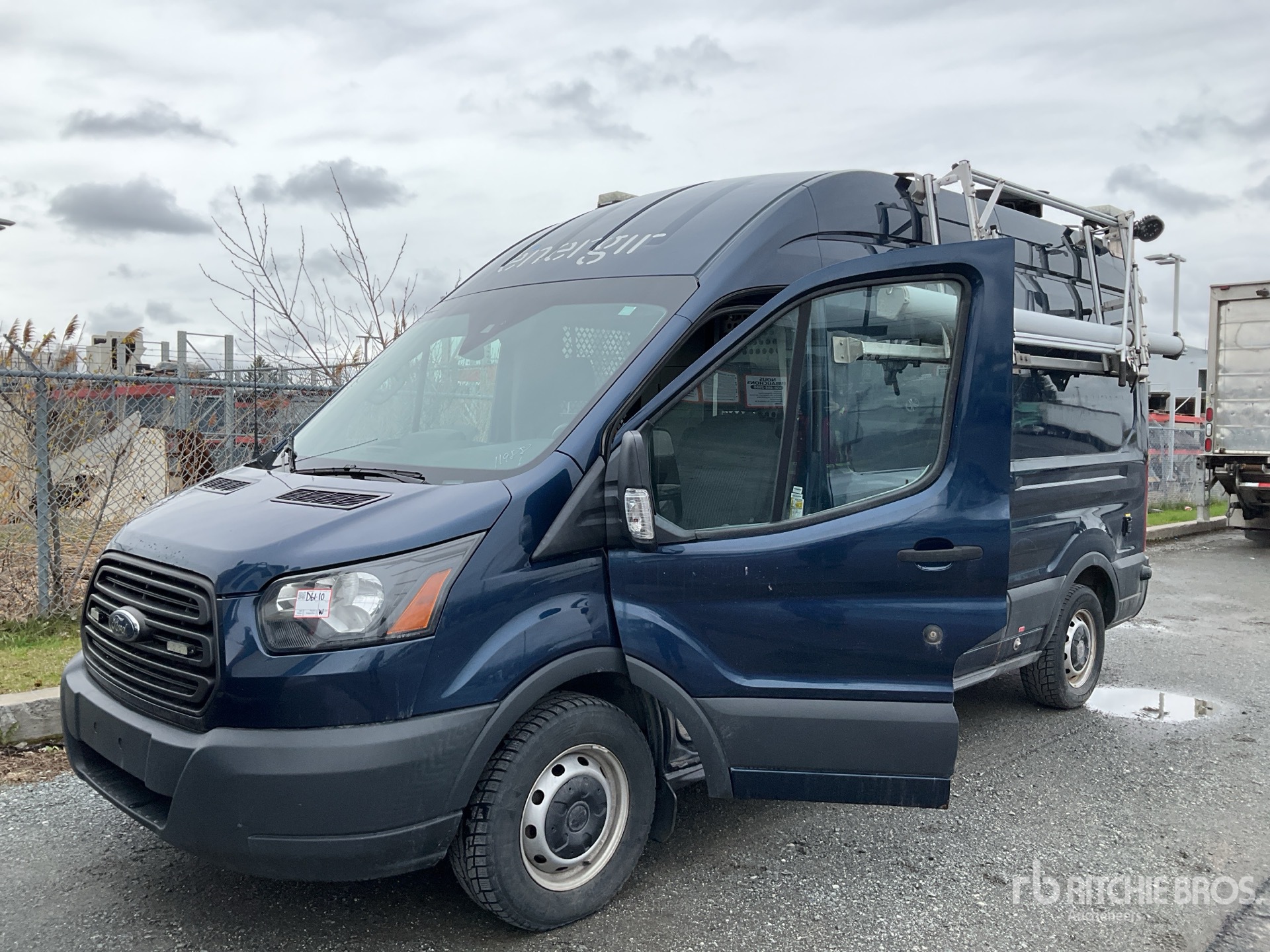 Photo of a 2018 Ford TRANSIT 350
