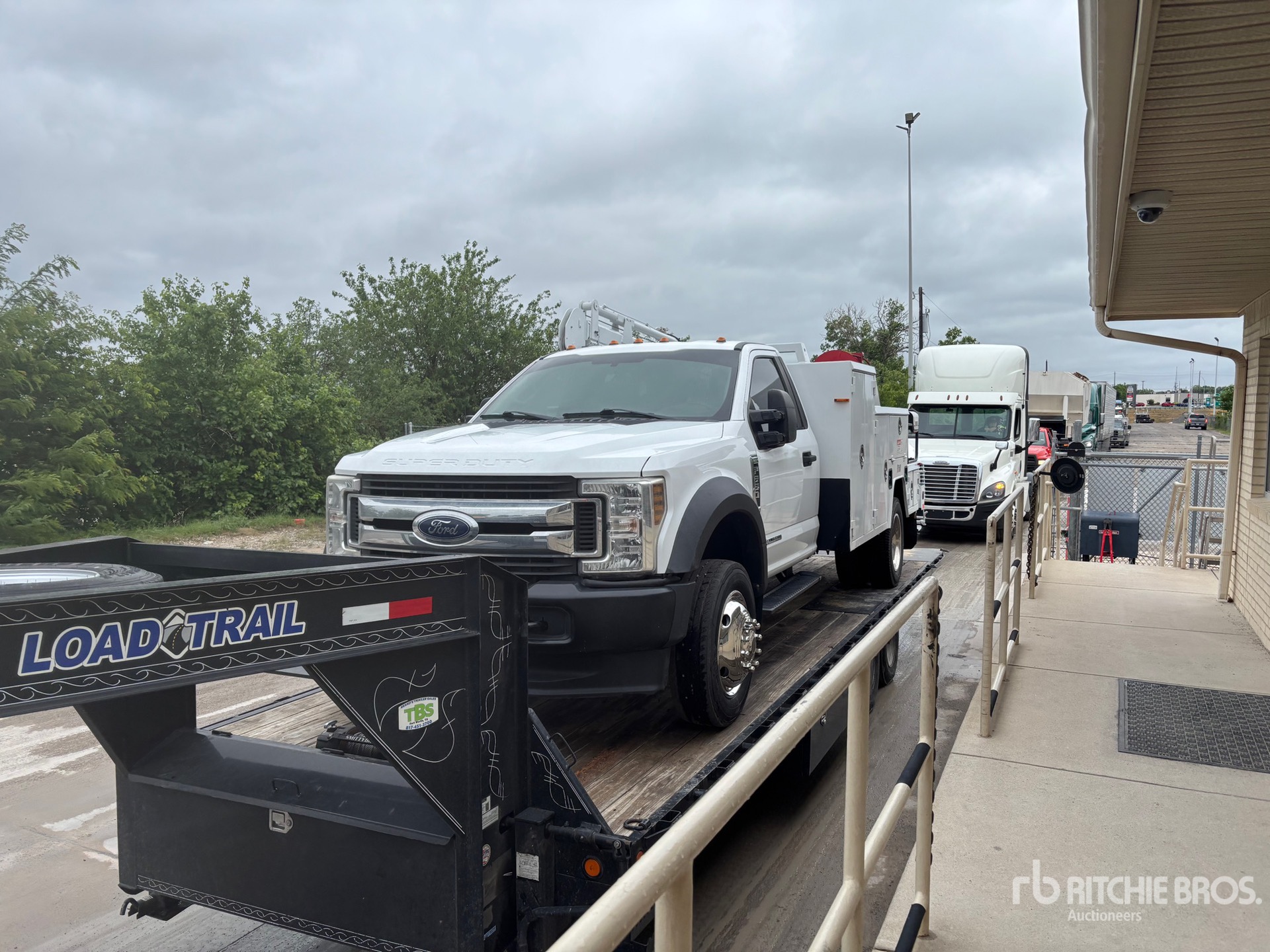 Photo of a 2019 Ford F-550