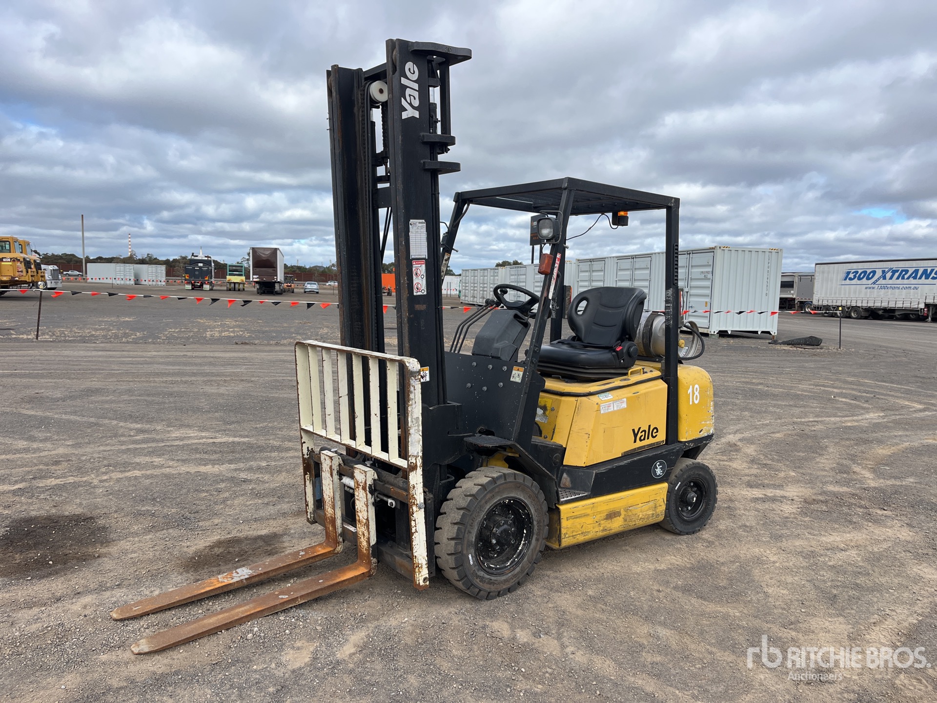 Photo of a 1999 Yale GLP25RHJUA