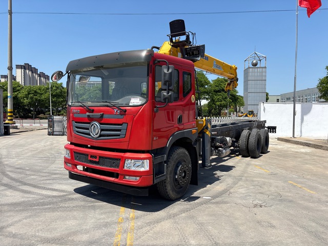 2022 XCMG SQS300 12 ton on 2022 DongFeng 6x4 Sleeper Crane Truck