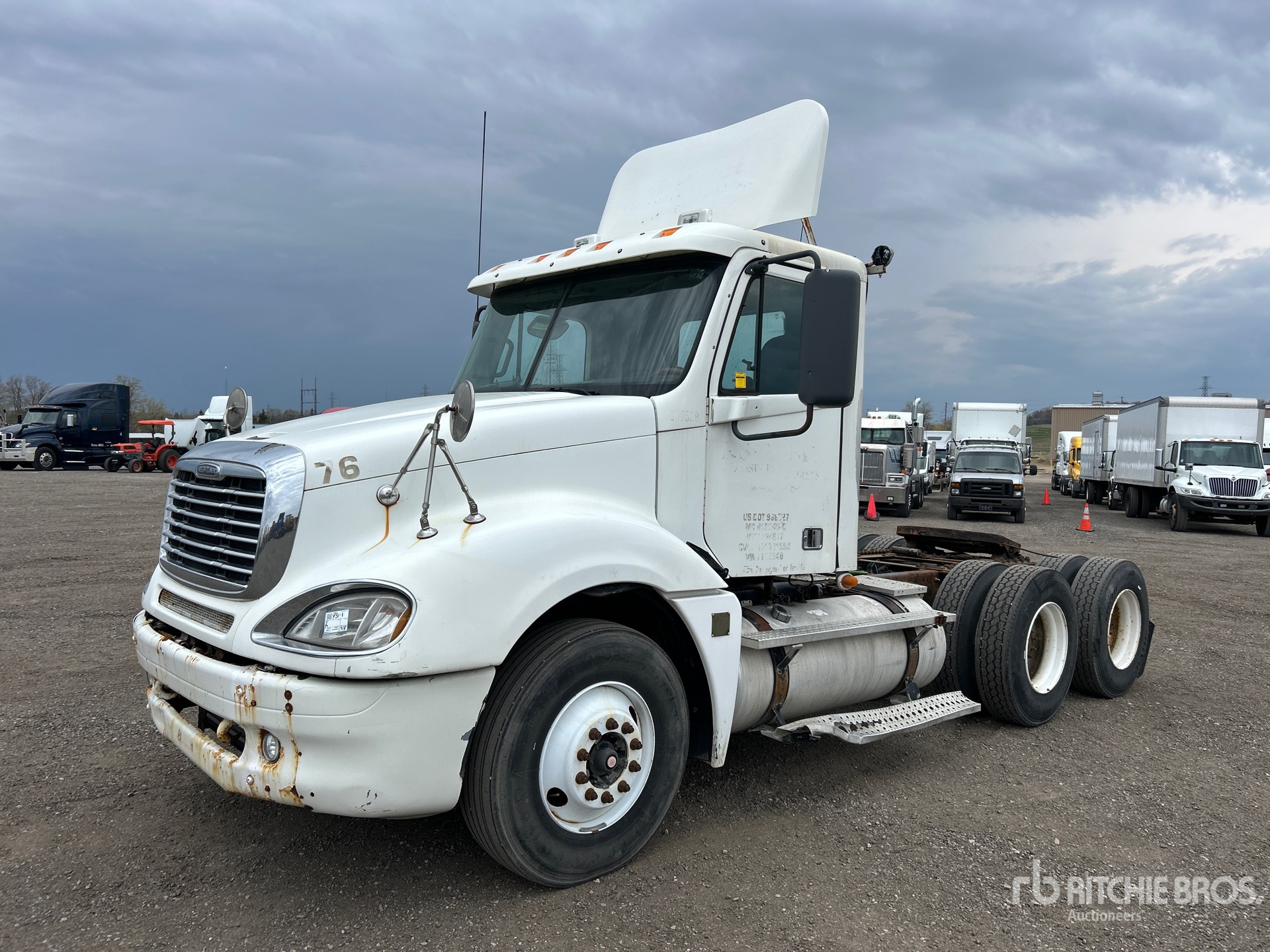 Photo of a 2007 Freightliner COLUMBIA 120