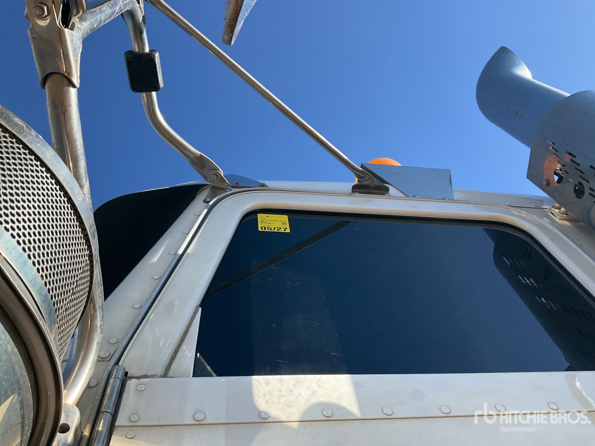 Photo of a 2021 Peterbilt 367