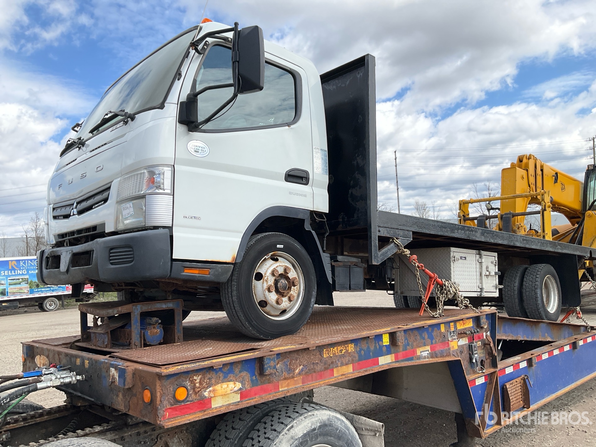 Photo of a 2015 Mitsubishi FE180