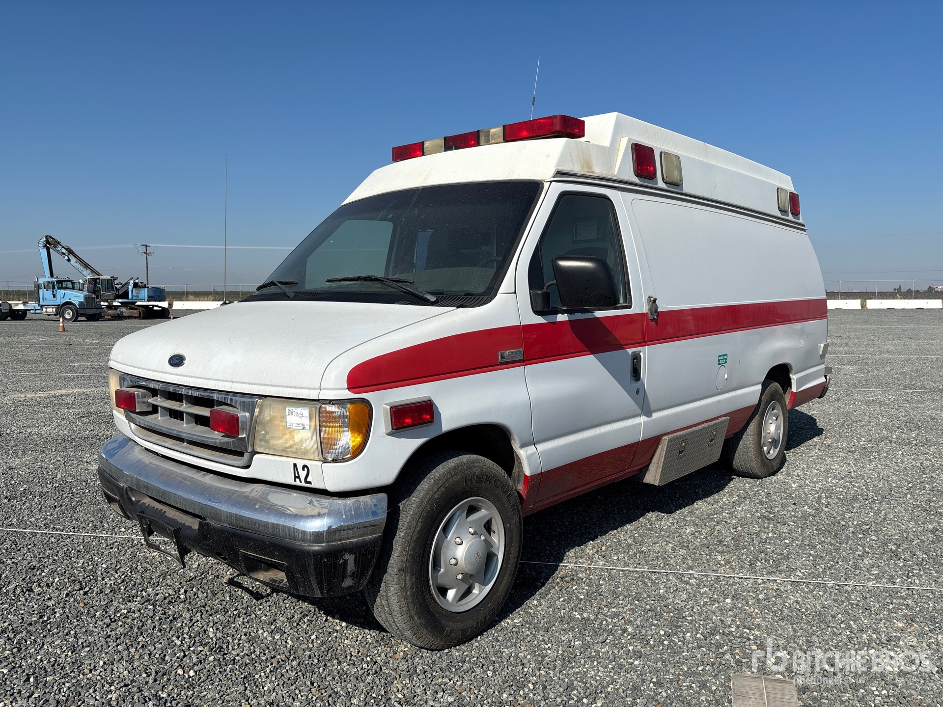 Photo of a 1999 Ford E-350