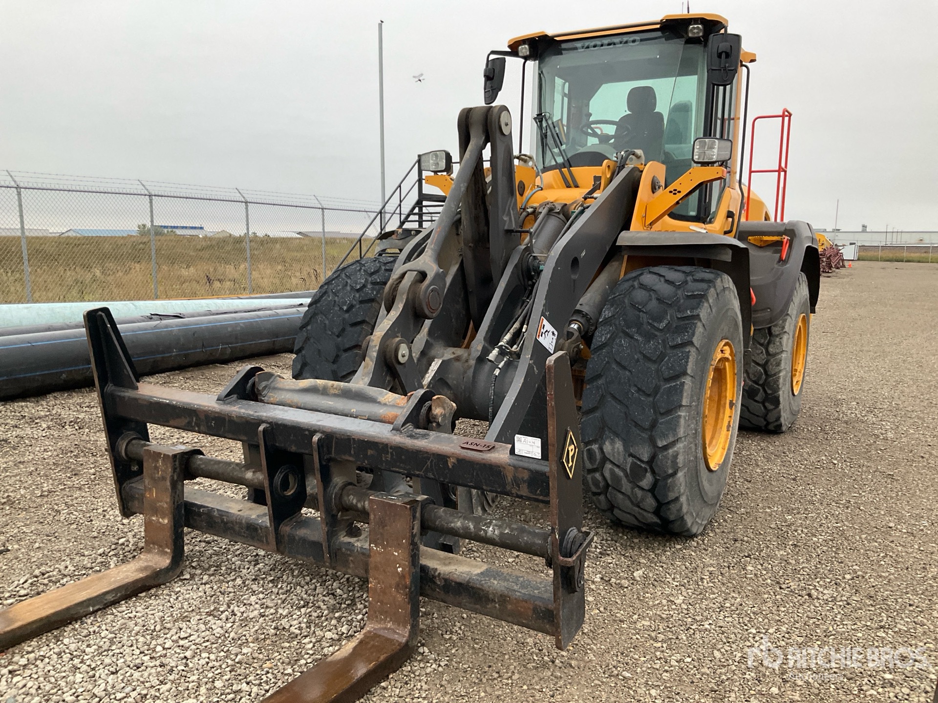 2022 Volvo L120H