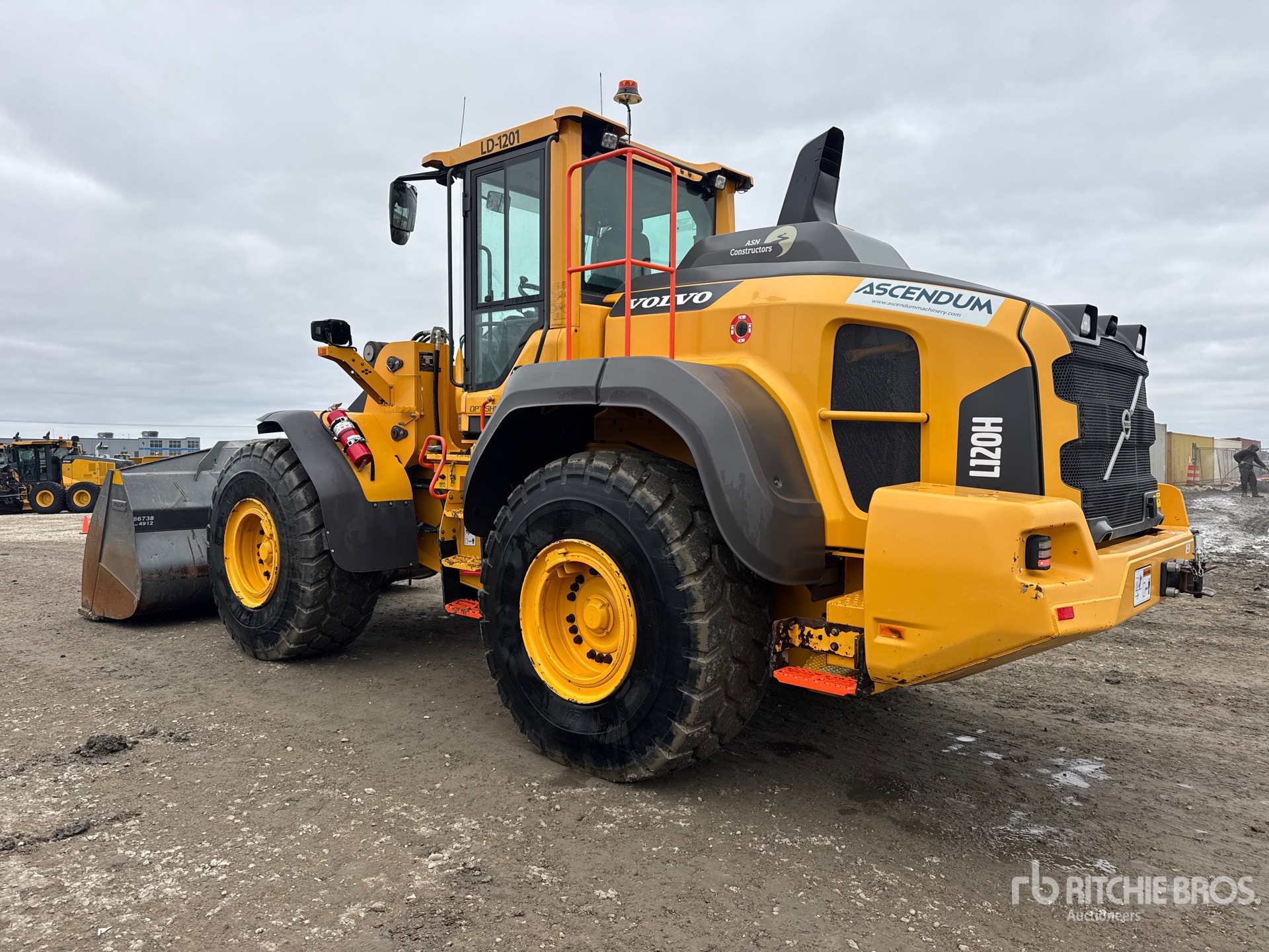 2022 Volvo L120H