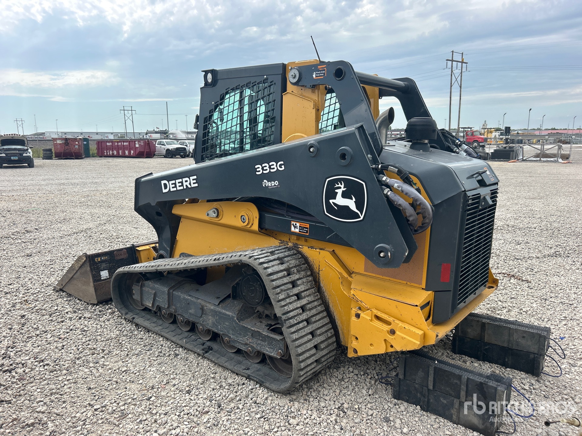 2023 John Deere 333G