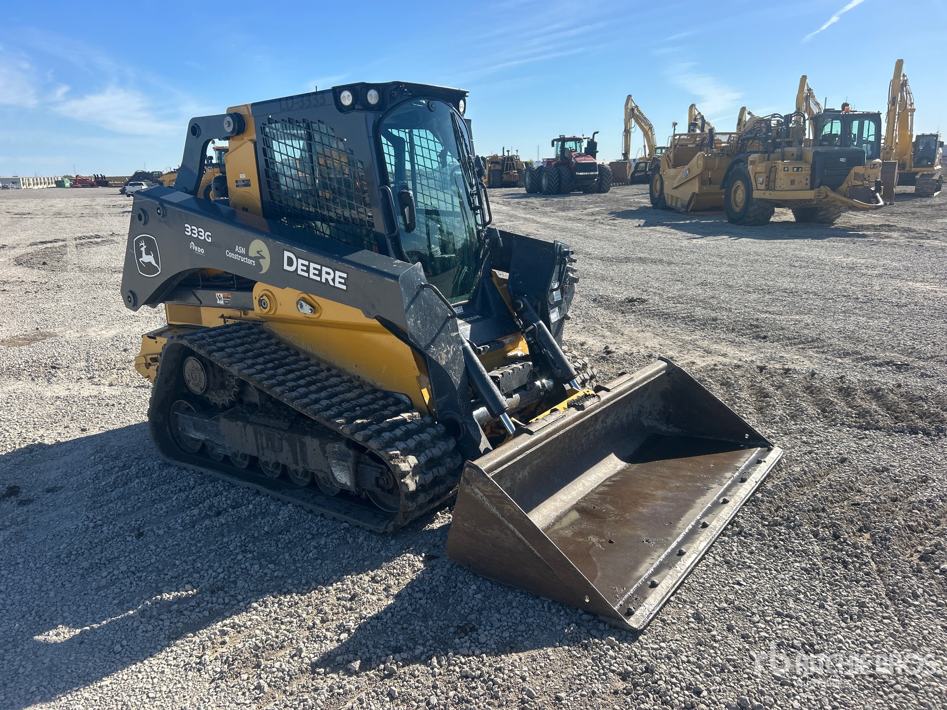 2023 John Deere 333G