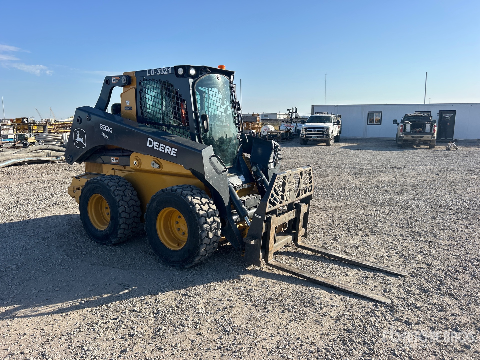 2023 John Deere 332G