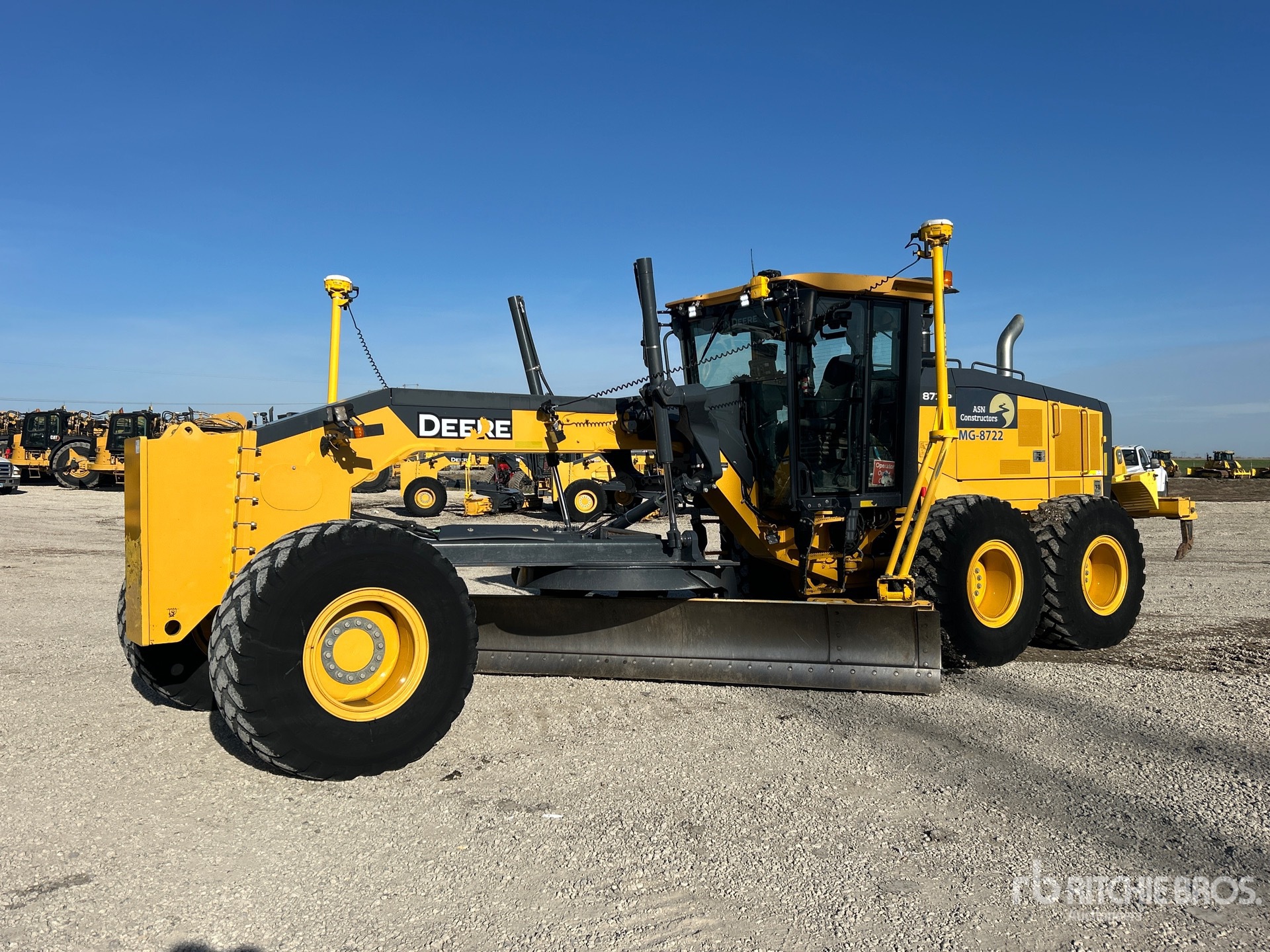 Photo of 2022 John Deere 872G