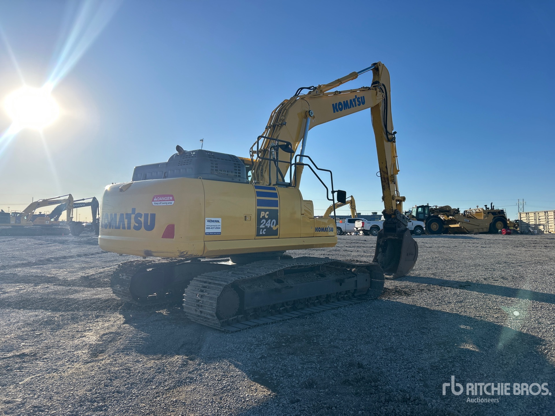 2023 Komatsu PC240LC-11