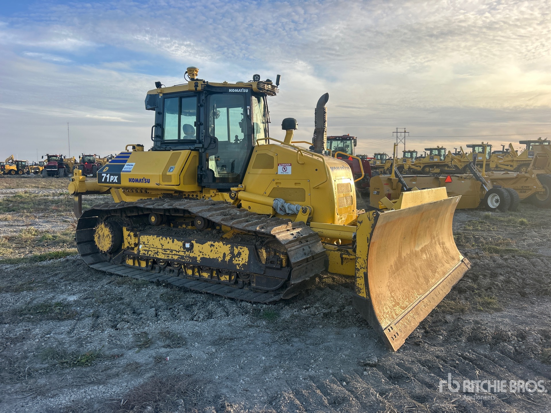 2024 Komatsu D71PX-24