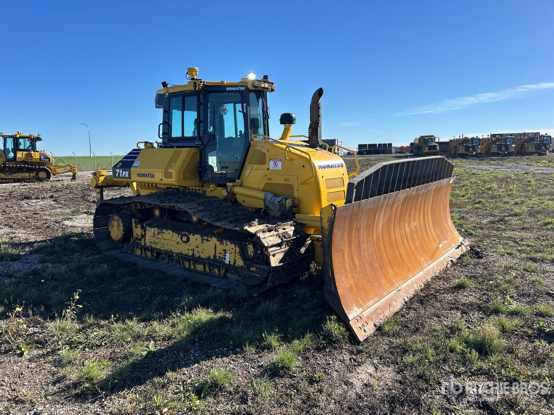 2024 Komatsu D71PX-24