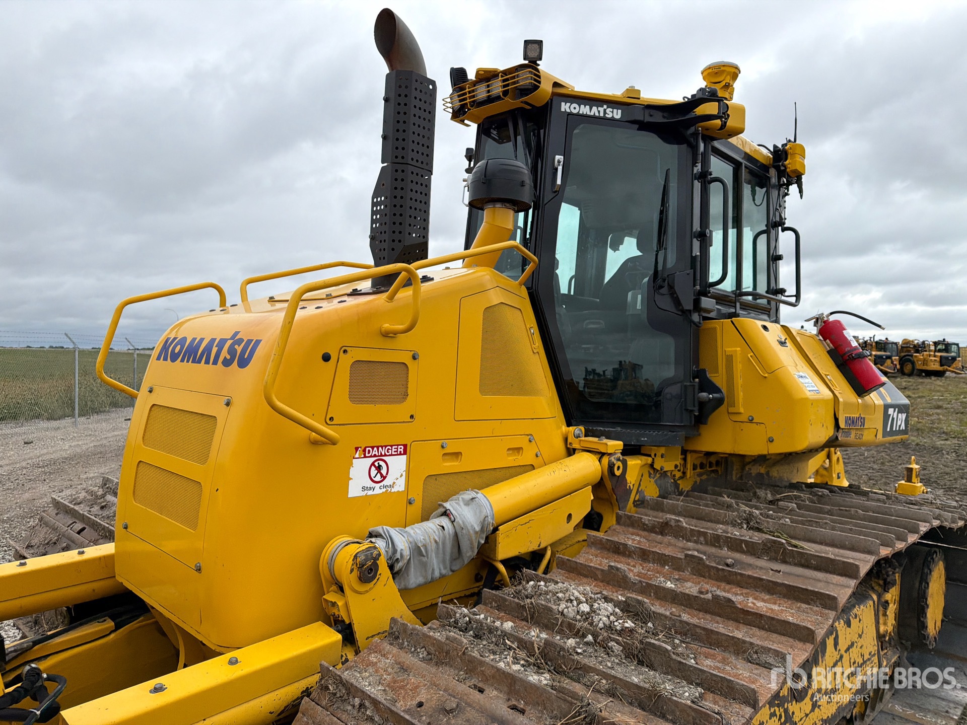2024 Komatsu D71PX-24