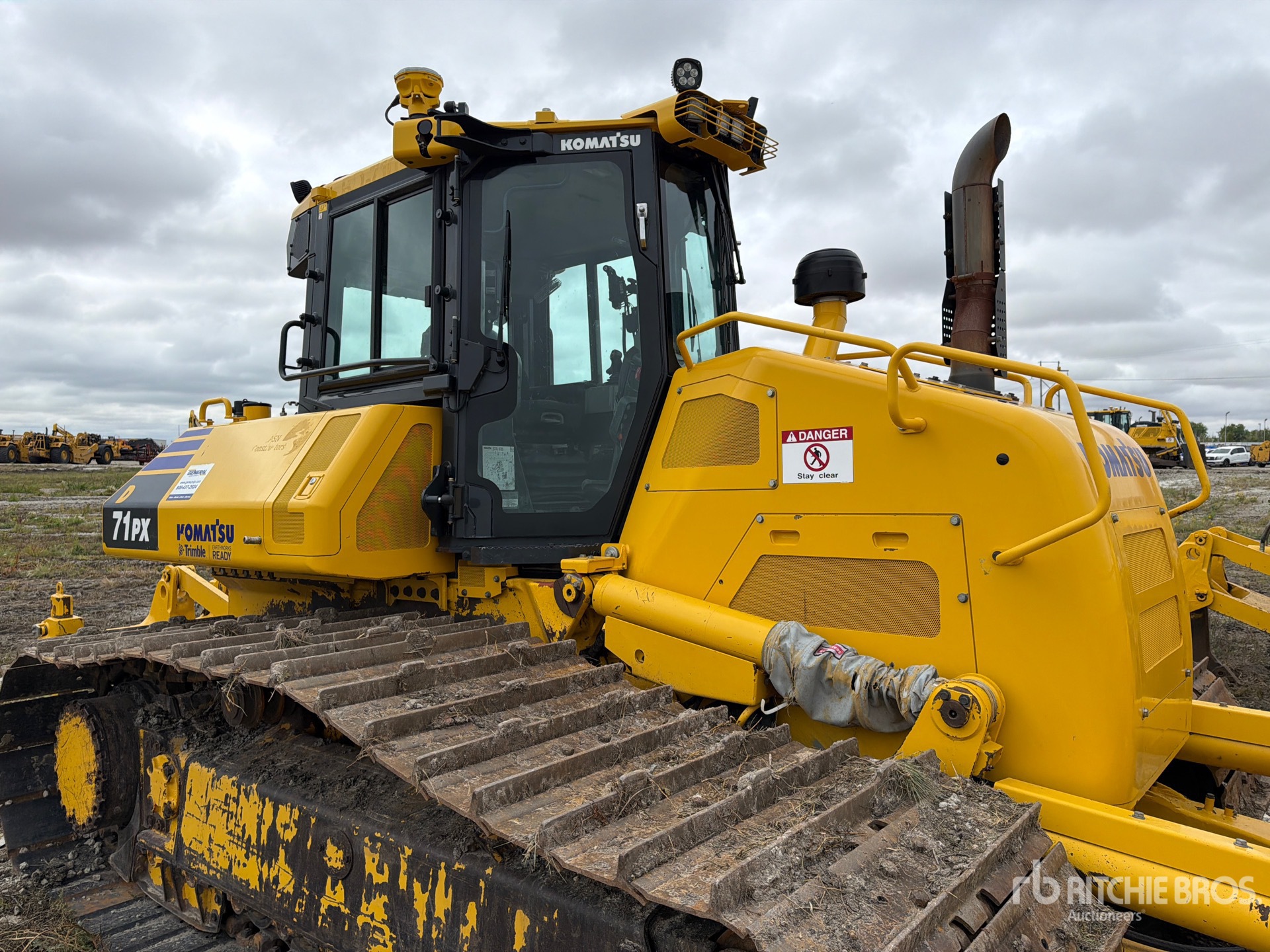 2024 Komatsu D71PX-24