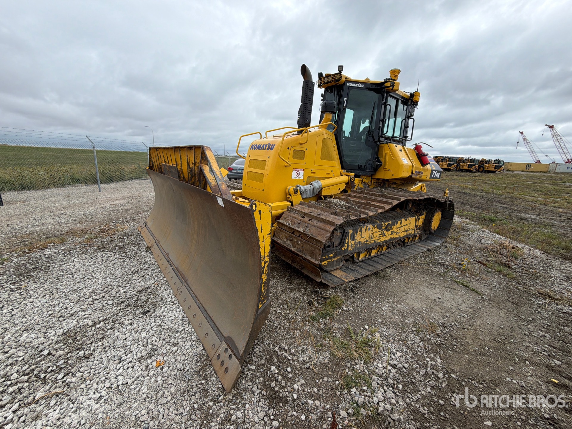 2024 Komatsu D71PX-24
