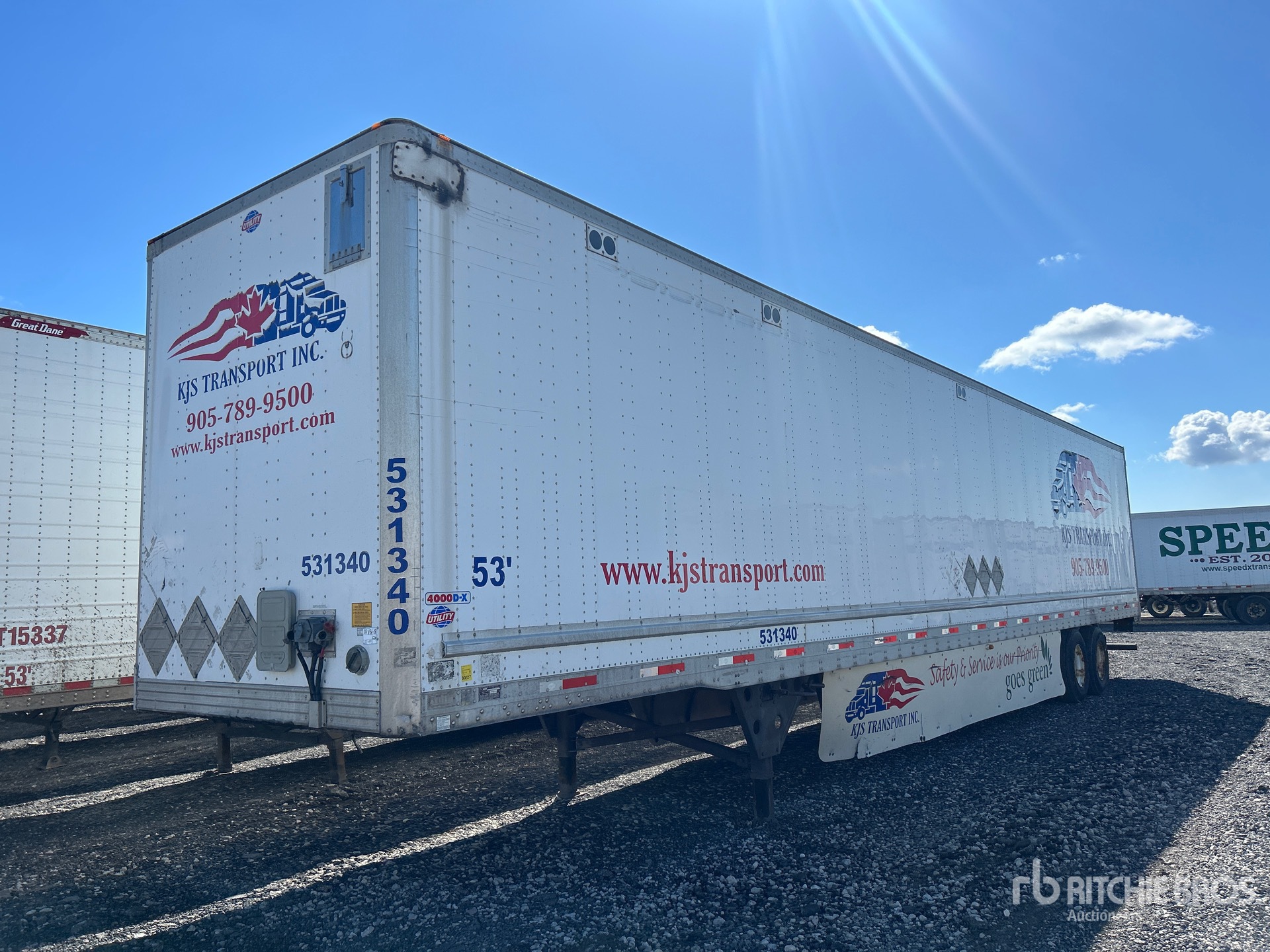 Photo of a 2012 Utility 4000D-X