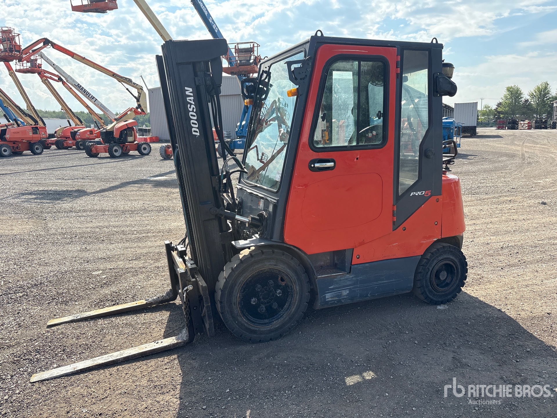 Photo of 2010 Doosan G25E-5