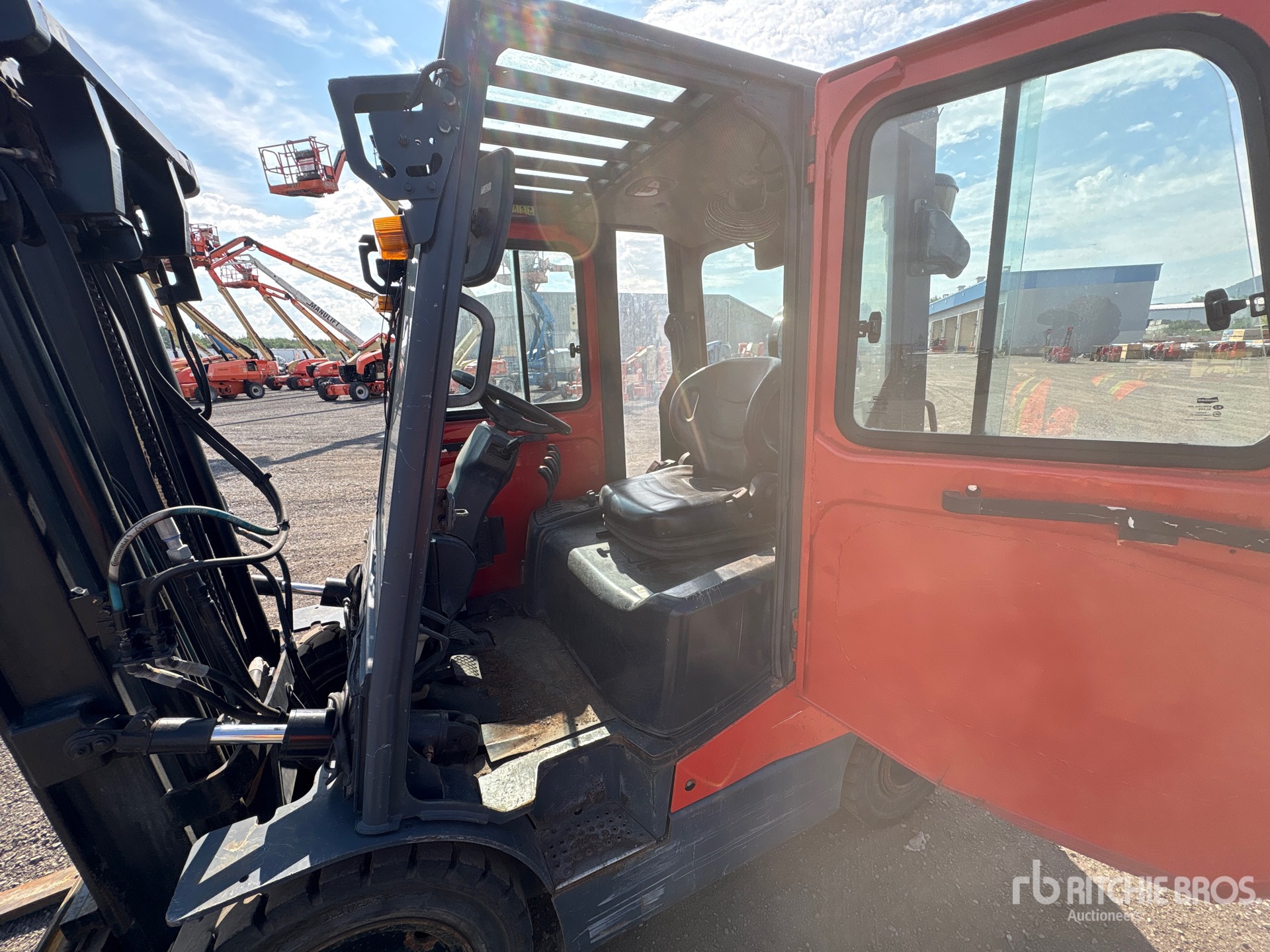 2010 Doosan G25E-5