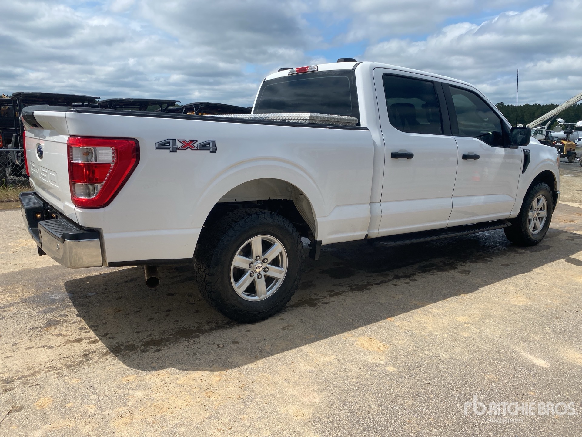 General Appearance with Picture, Right Rear Corner