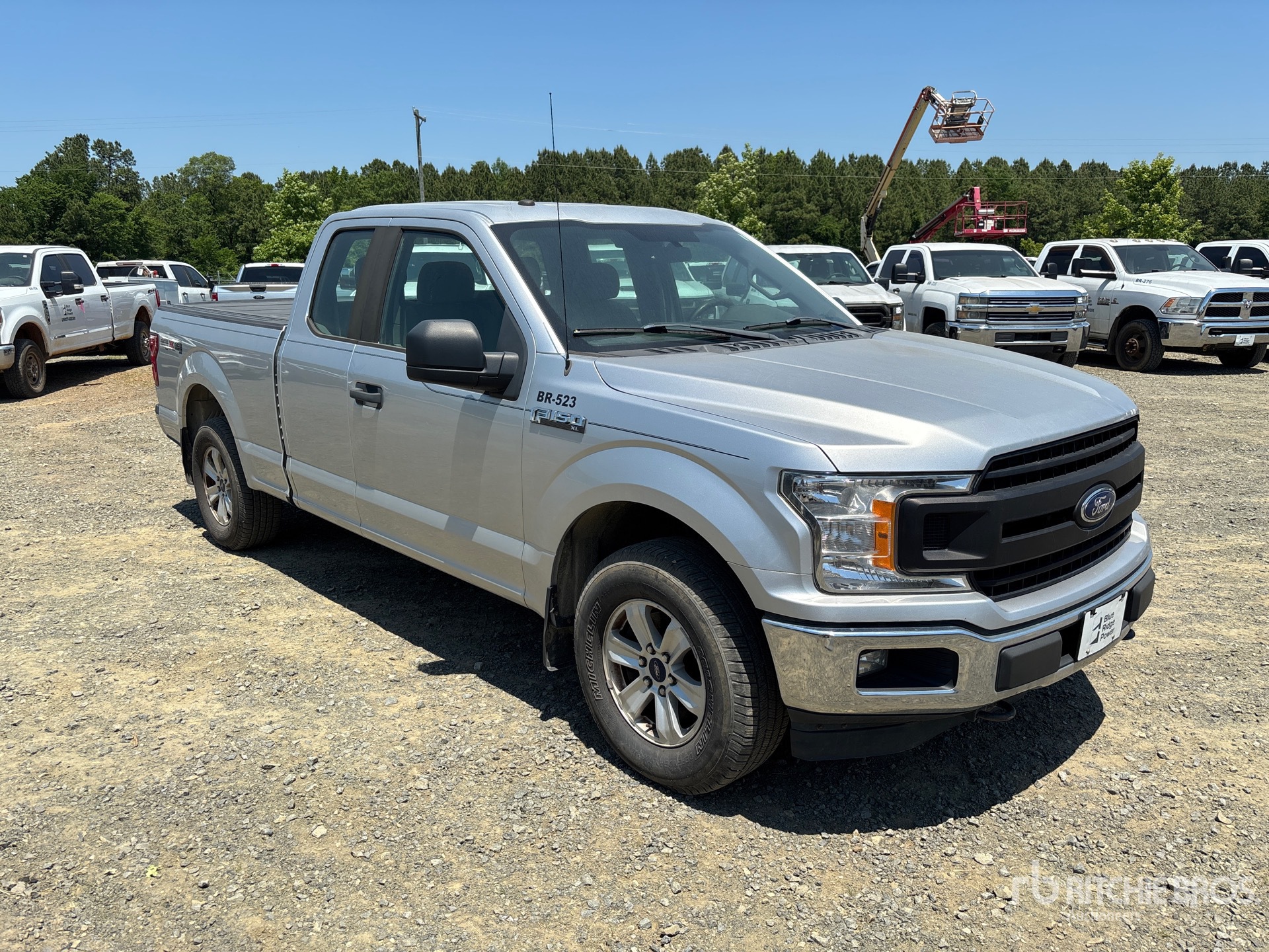 General Appearance with Picture, Right Front Corner