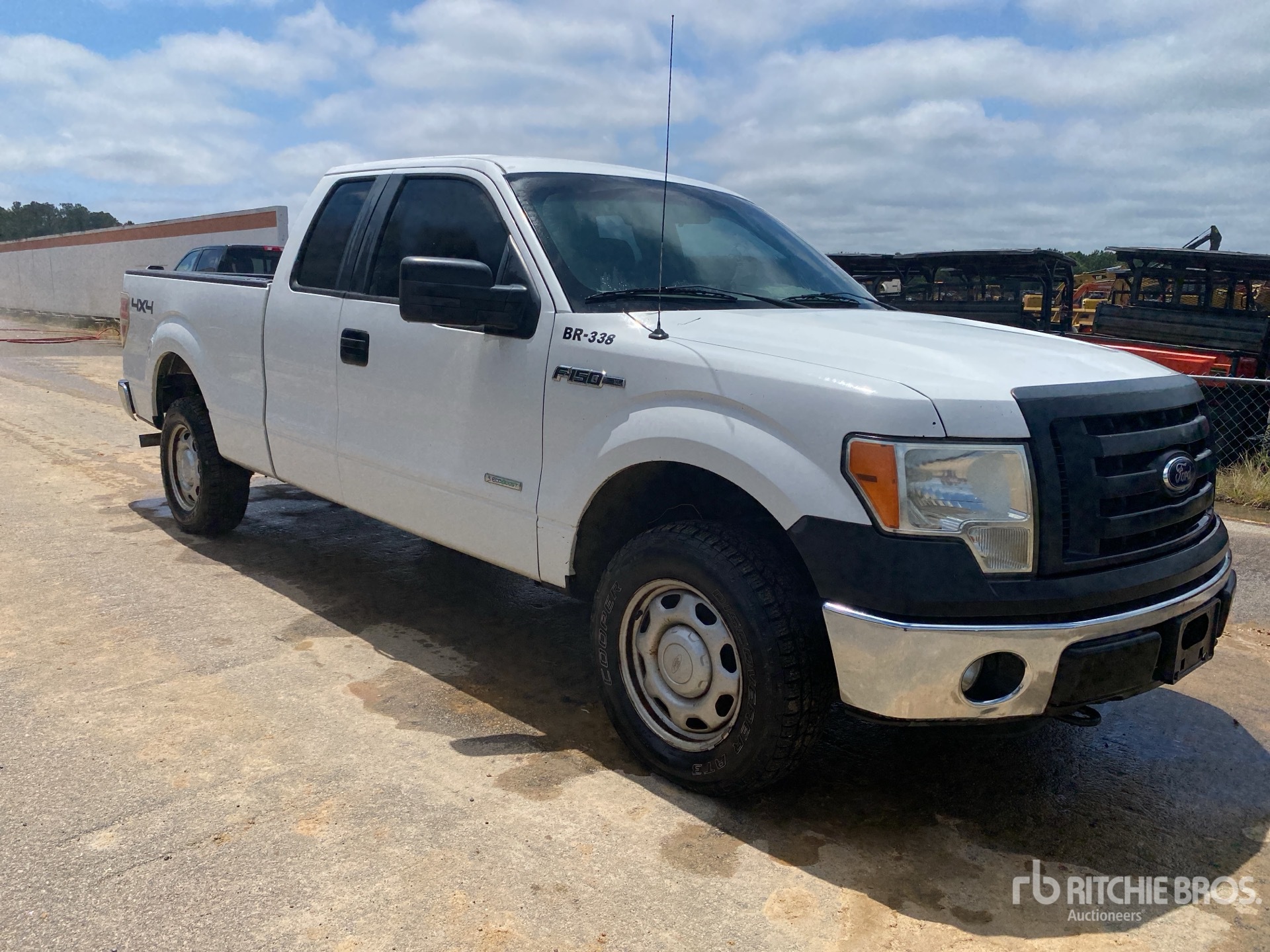 General Appearance with Picture, Right Front Corner