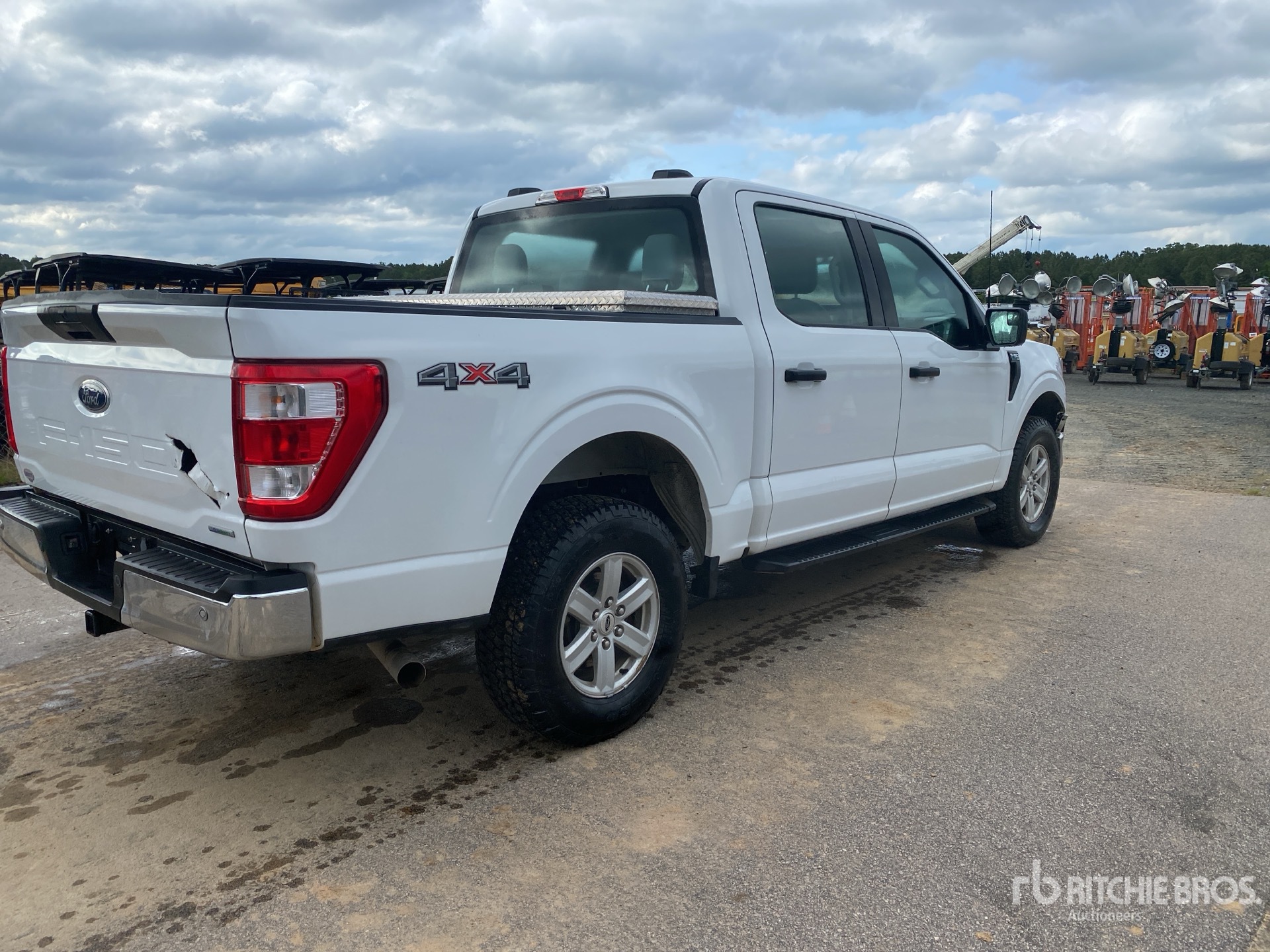 General Appearance with Picture, Right Rear Corner