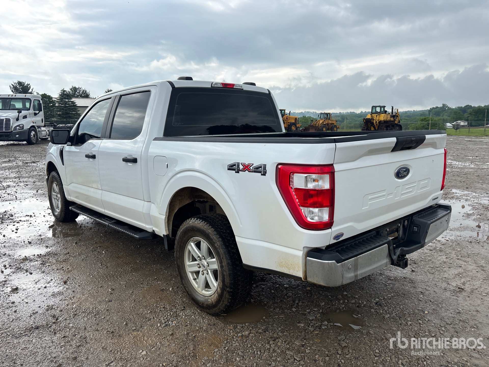 General Appearance with Picture, Left Rear Corner