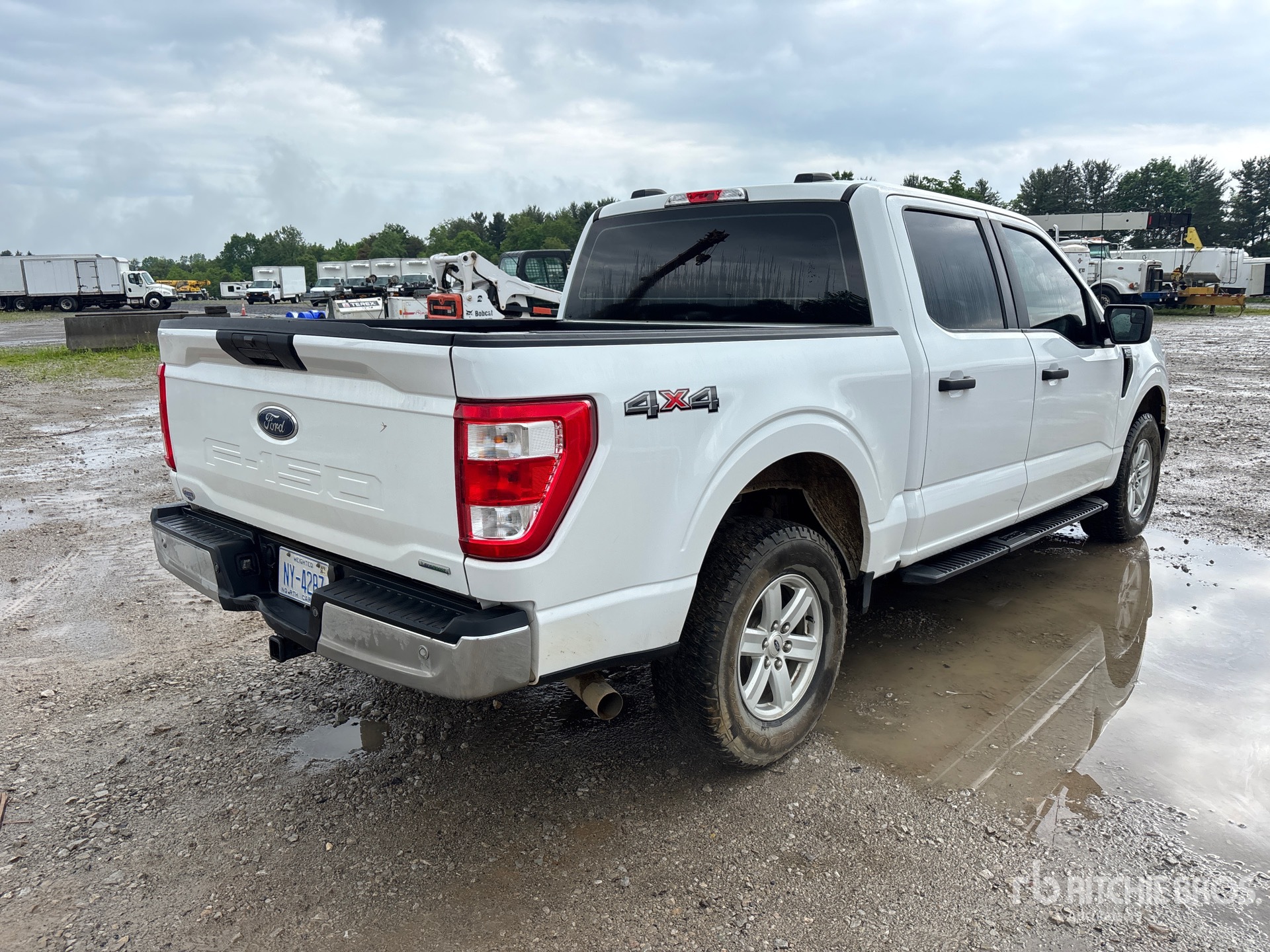 General Appearance with Picture, Right Rear Corner