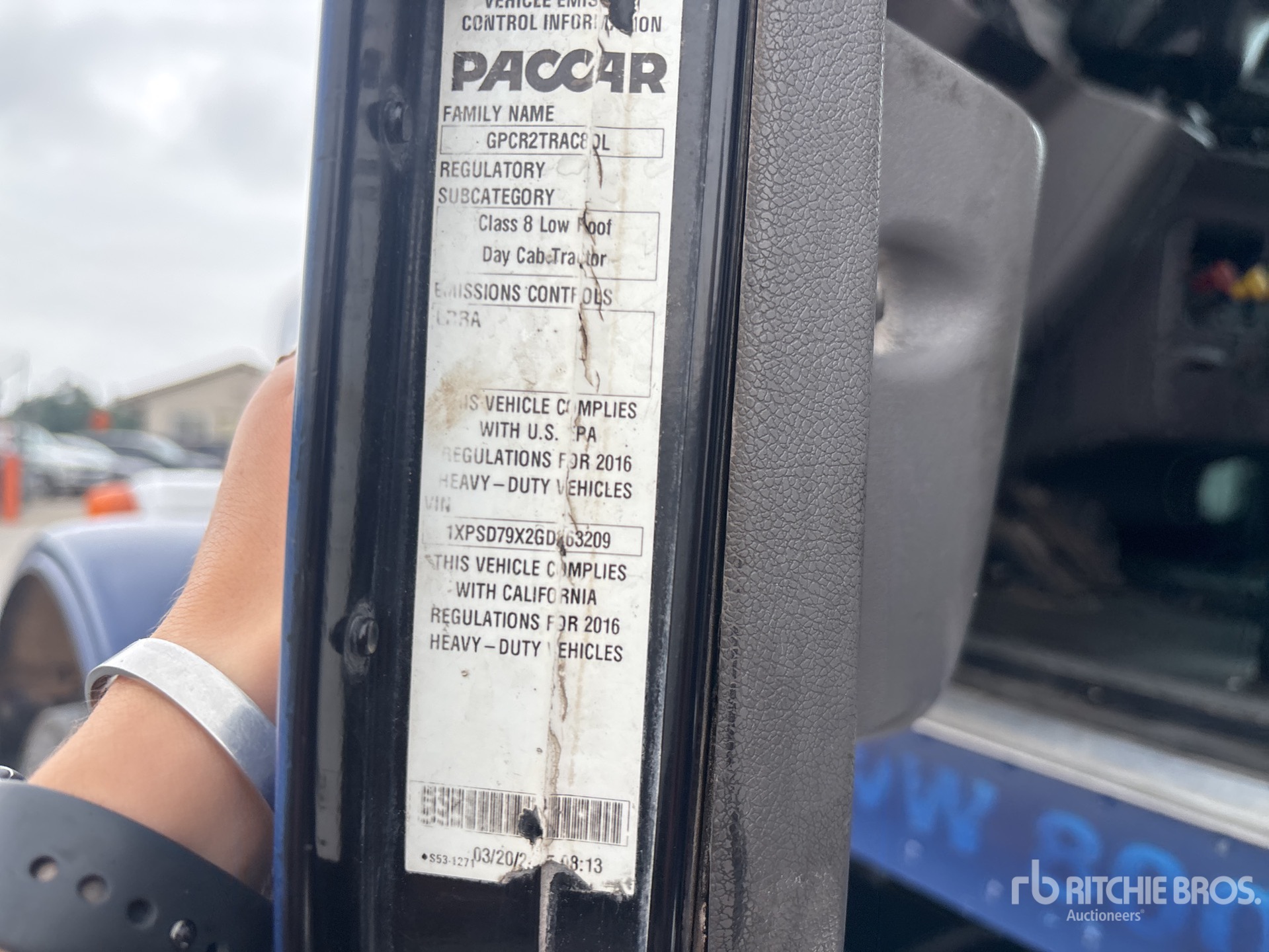Photo of a 2016 Peterbilt 365