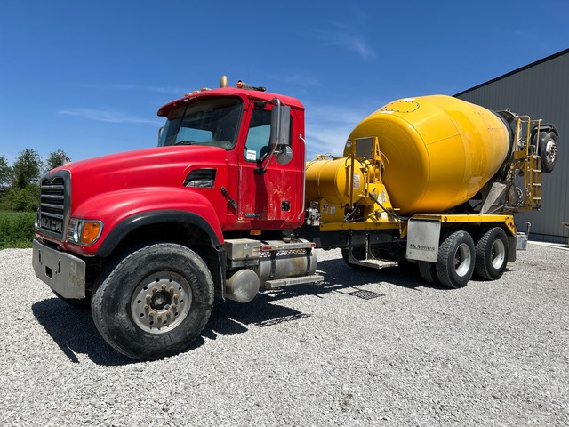 2006 Mack CV513 8x4 Mixer Truck