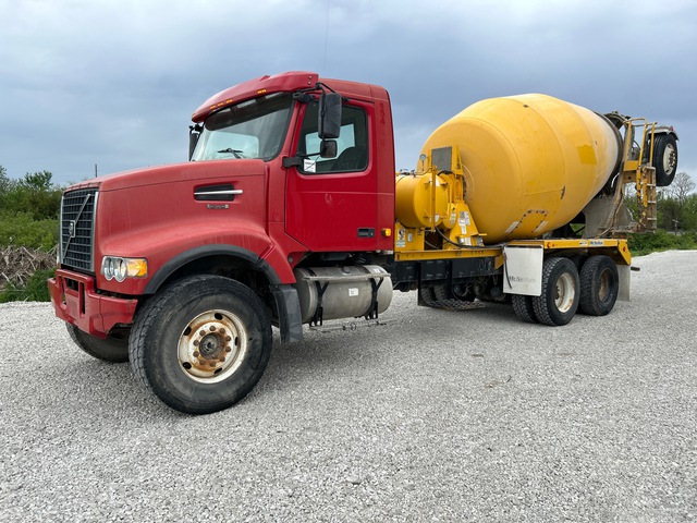 2007 Volvo VHD64F 8x4 Mixer Truck