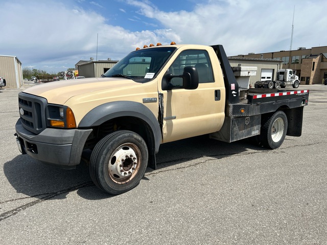 2005 Ford F-550 XL 4x2 Flatbed Truck 2005 Ford F-550 XL 4x2 Flatbed Truck