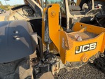 Hydraulics with Frame Leveling Cylinders