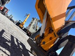 Hydraulics with Carriage Tilt Cylinder