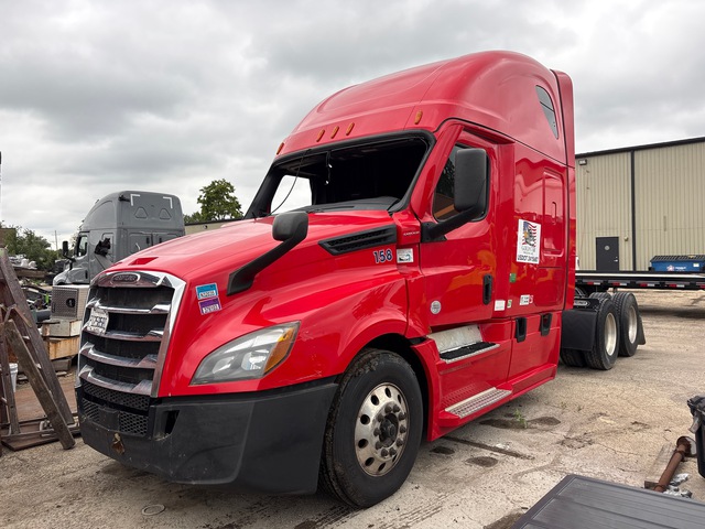 2021 Freightliner Cascadia 126 6x4 T/A Sleeper Truck Tractor (Inoperable)