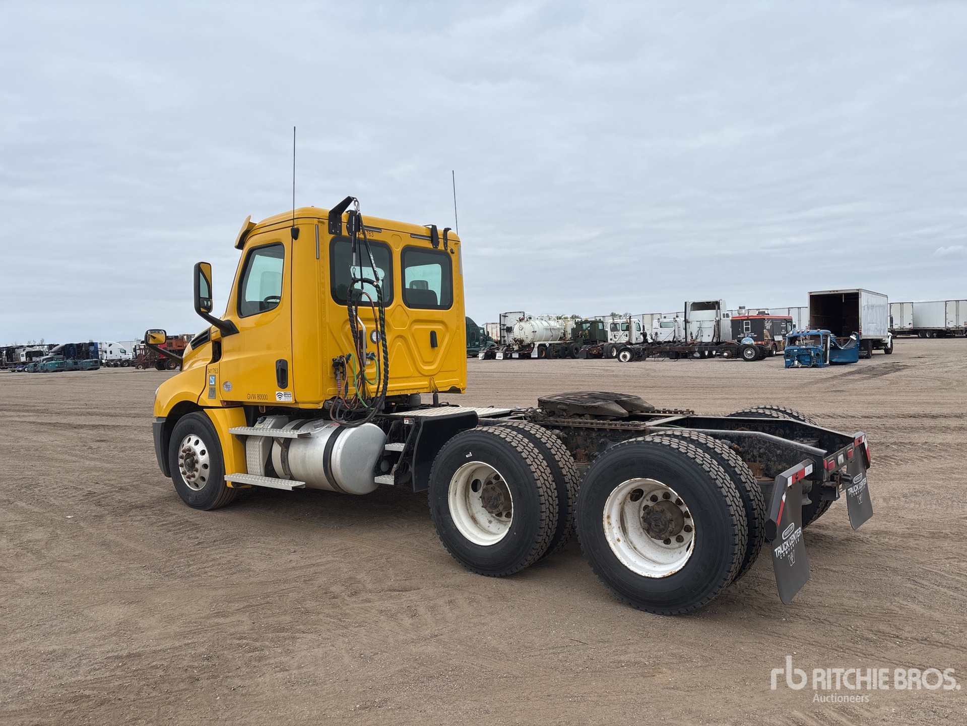2020 Freightliner CASCADIA 126