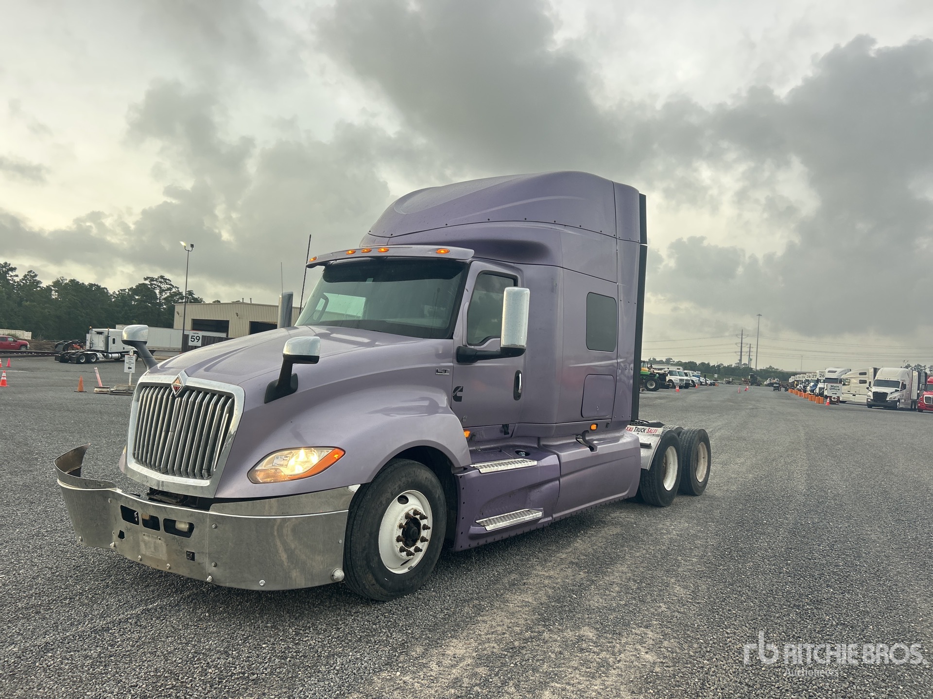Photo of a 2018 International LT625