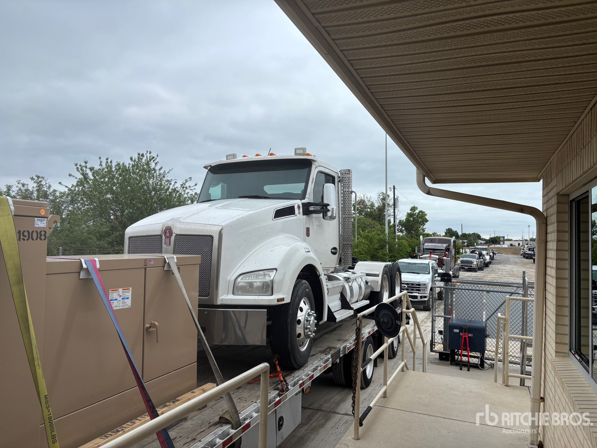 Photo of a 2020 Kenworth T880