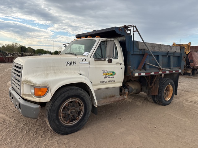 1996 Ford F-800 4x2 S/A Dump Truck