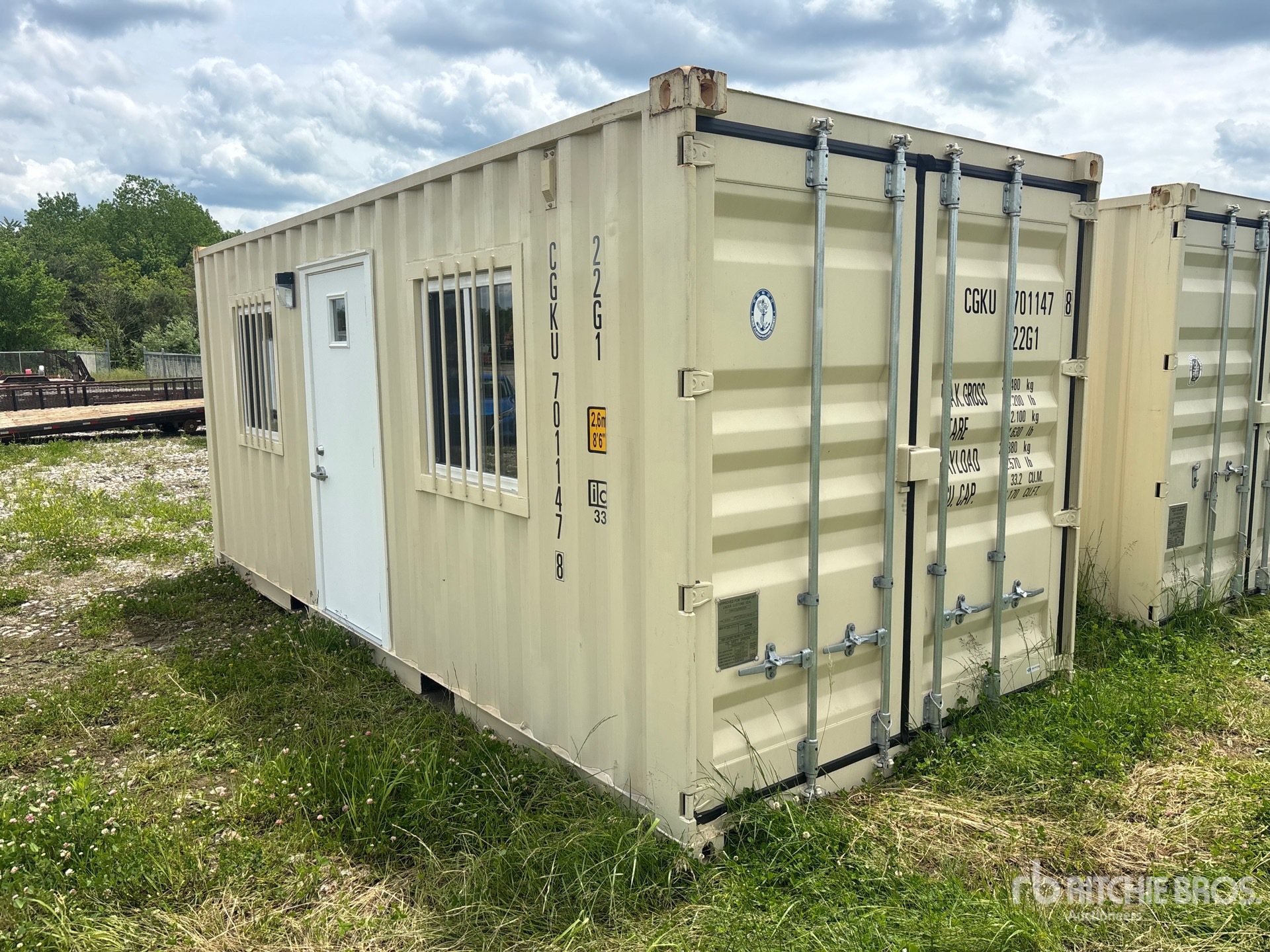 General Appearance with Picture, Right Front Corner