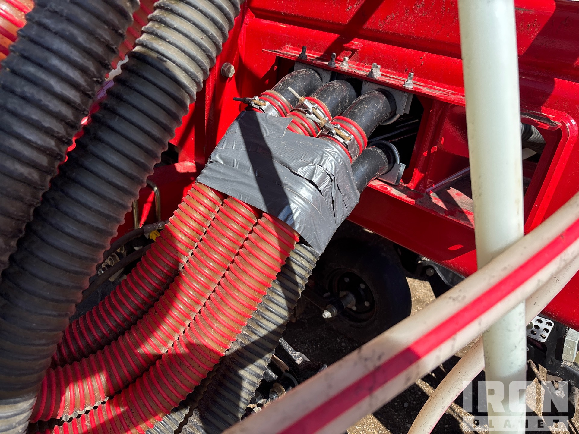 2023 Bourgault 3335-76PHD