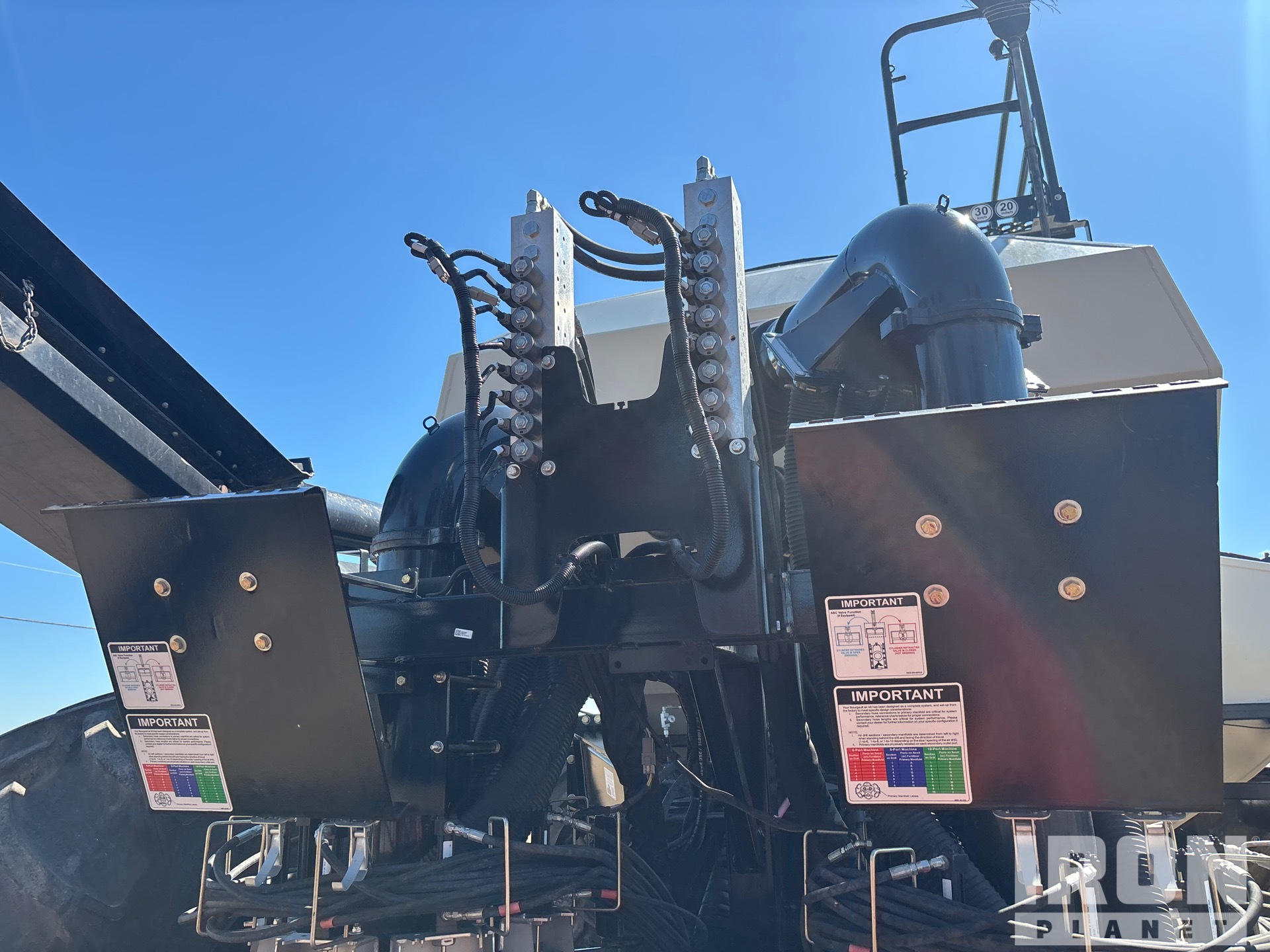 2023 Bourgault 3335-76PHD